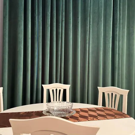 At Pazari Ri * Tirana