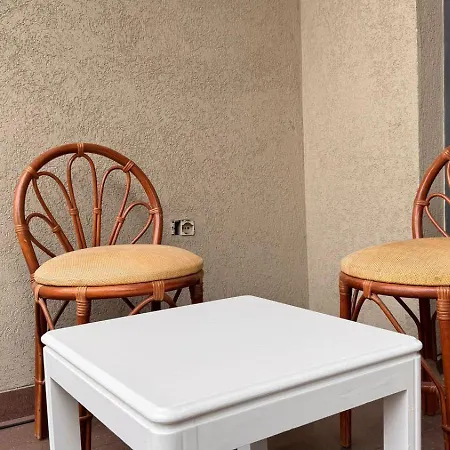 At Pazari Ri * Tiran