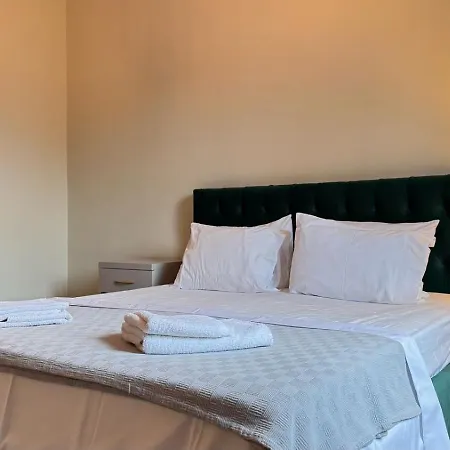 At Pazari Ri Daire Tiran